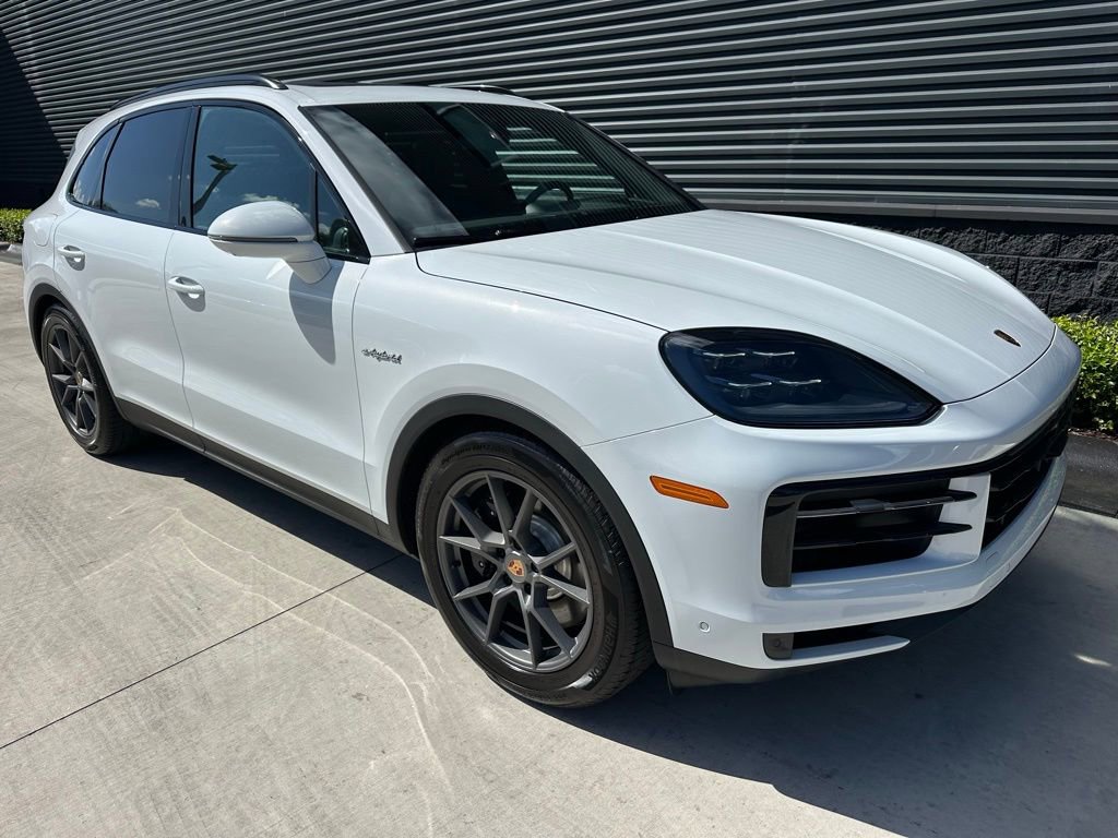 Certified 2026 Porsche Cayenne E-Hybrid image 11