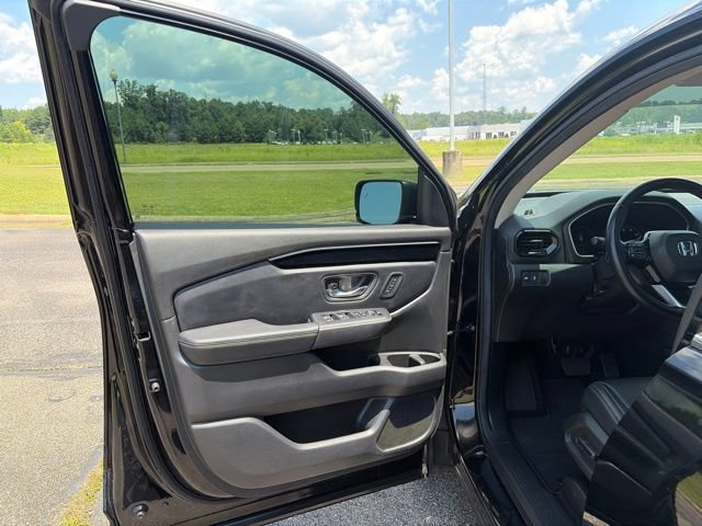 Used 2024 Honda Pilot Touring image 16
