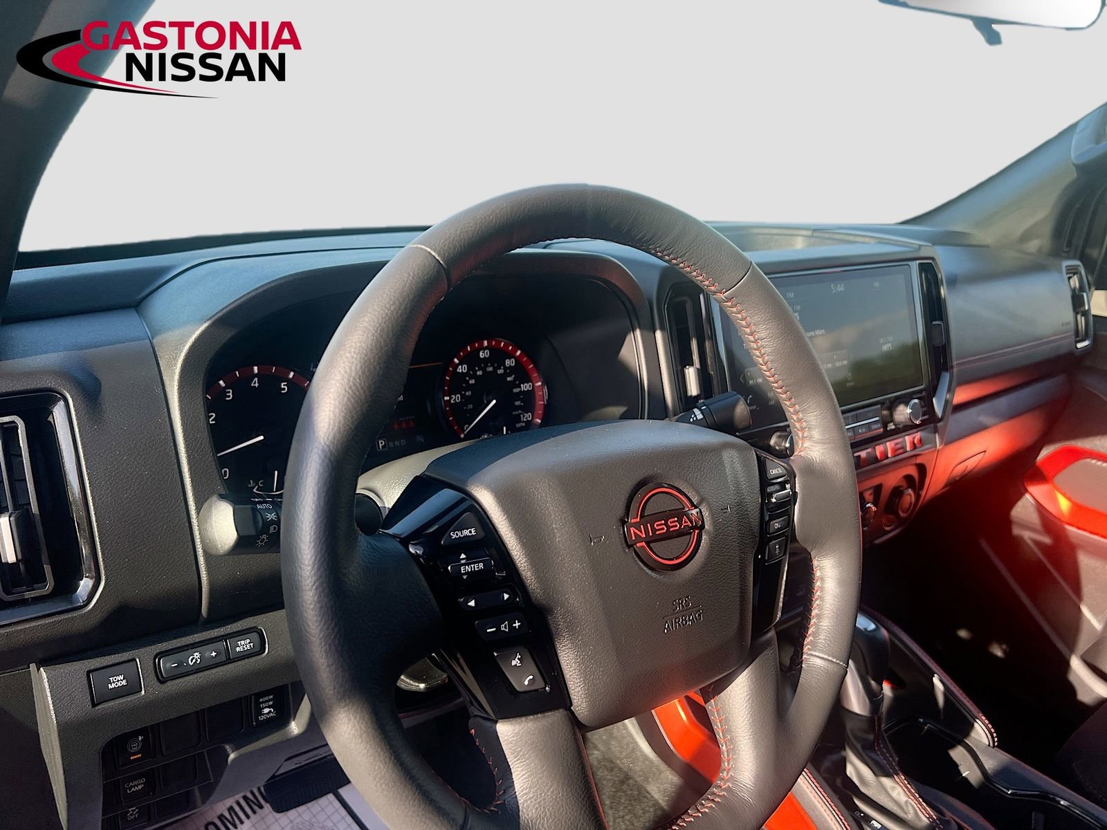 Used 2025 Nissan Frontier Pro-X w/ Pro Convenience Package image 11