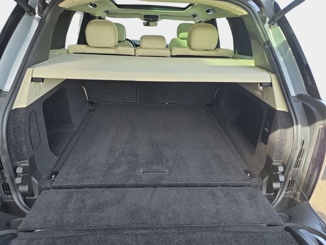 Certified 2024 Land Rover Range Rover SE image 12