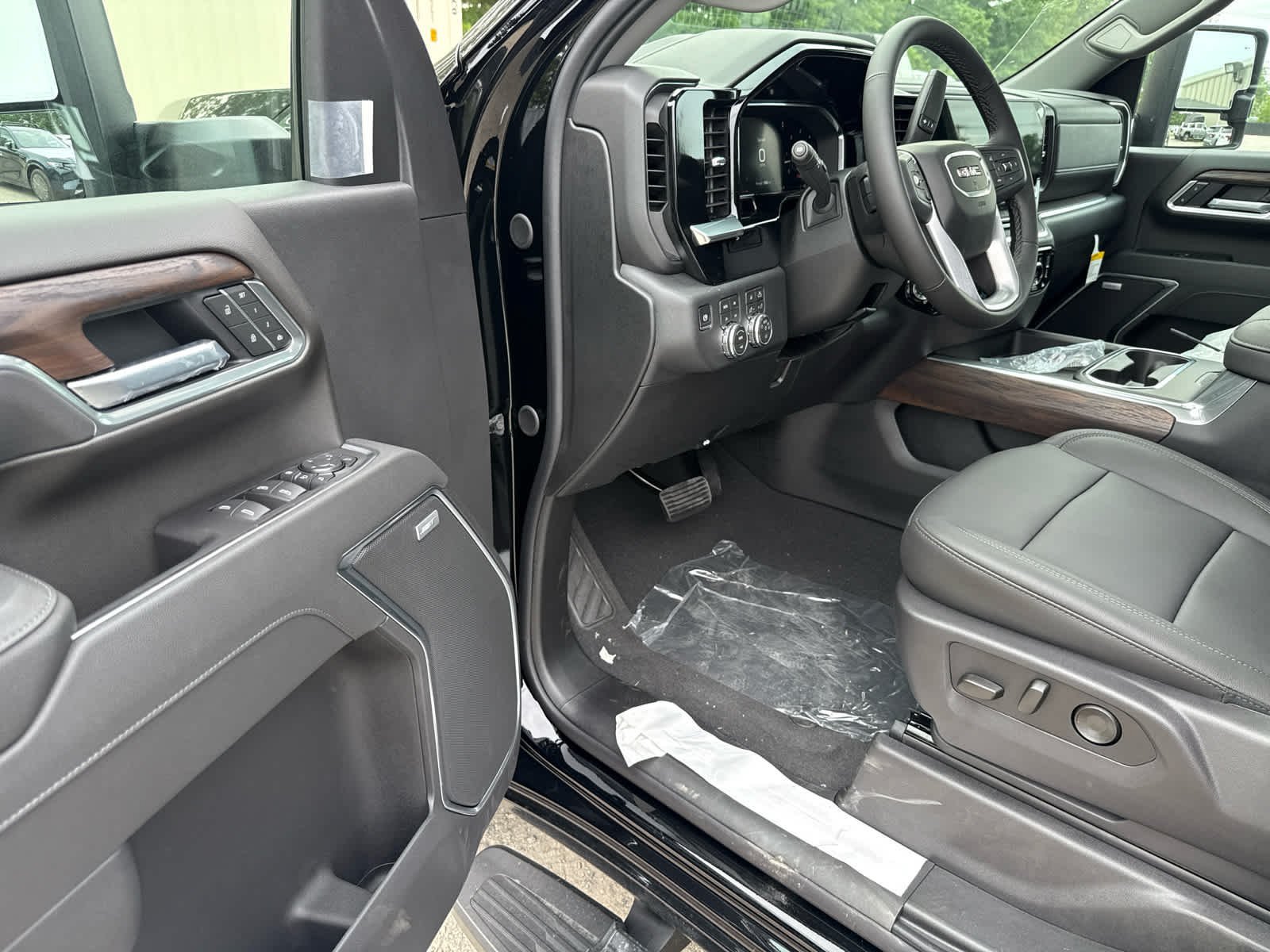 New 2026 GMC Sierra 2500 SLT w/ SLT Premium Package AWD/4WD image 12