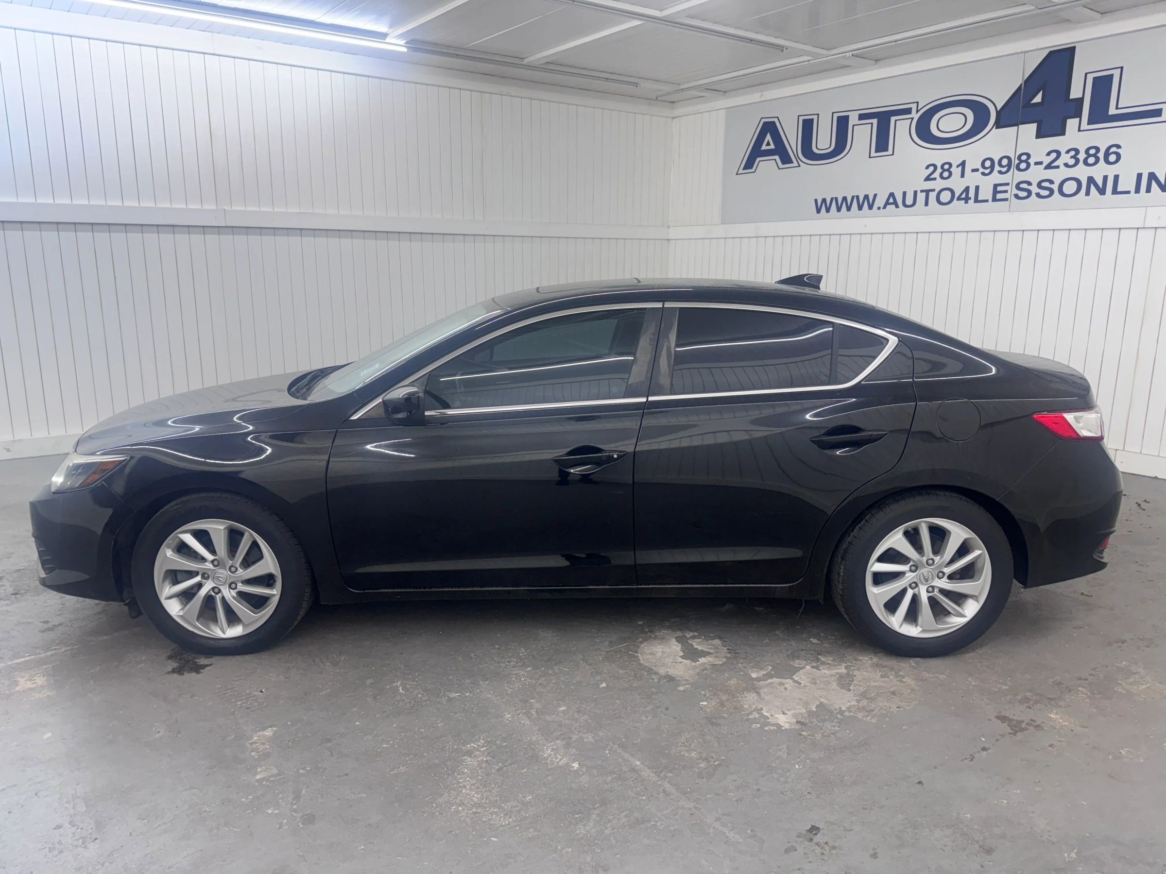Used 2018 Acura ILX image 8
