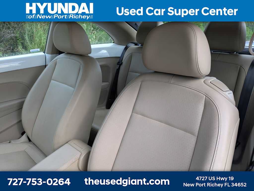 Used 2017 Volkswagen Beetle 1.8T SEL FWD image 7