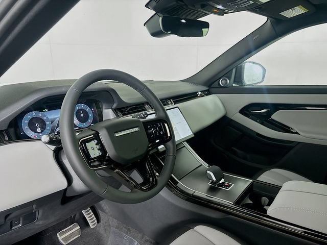 Used 2026 Land Rover Range Rover Evoque Dynamic SE AWD/4WD image 9