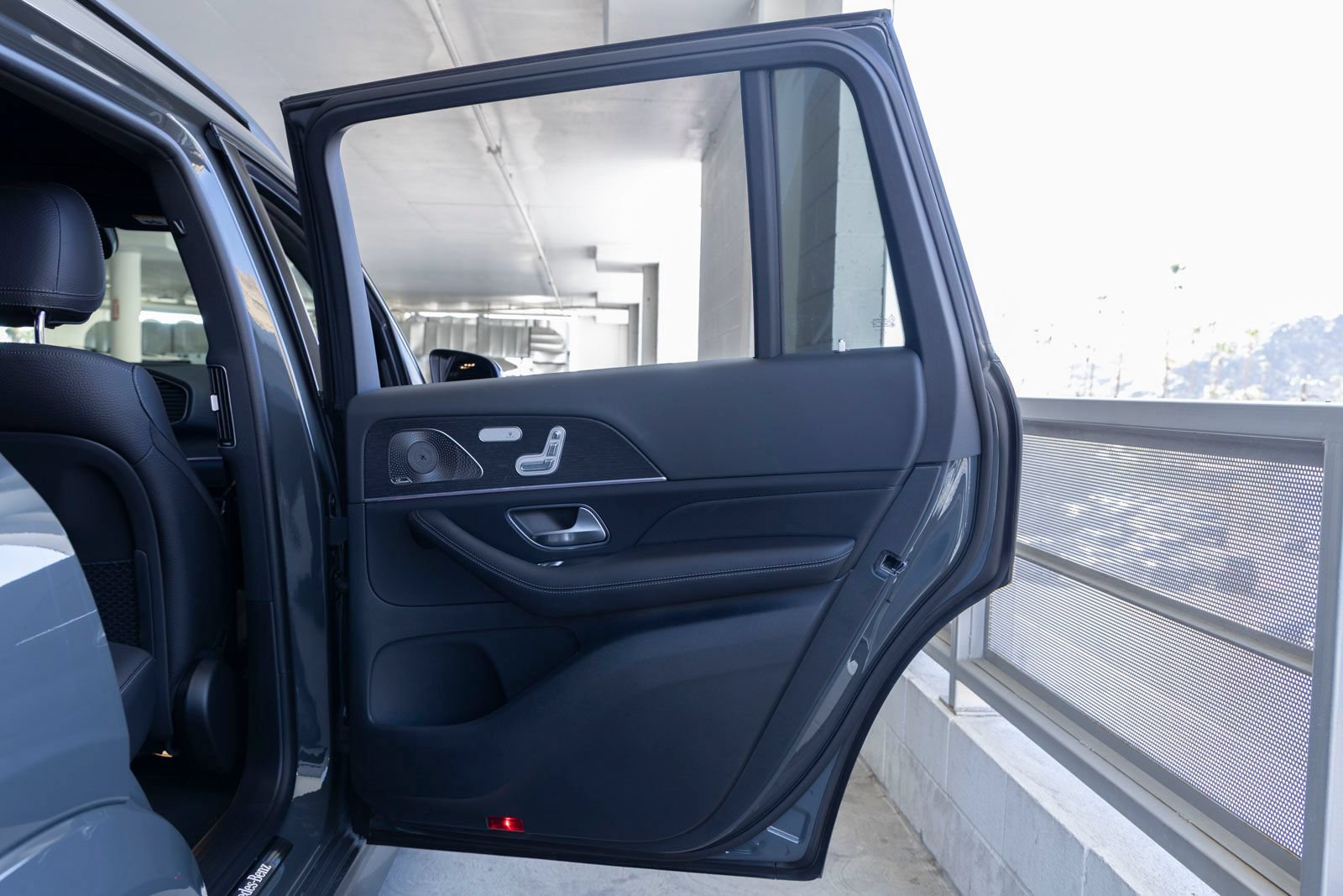 Used 2026 Mercedes-Benz GLS 450 4MATIC image 23