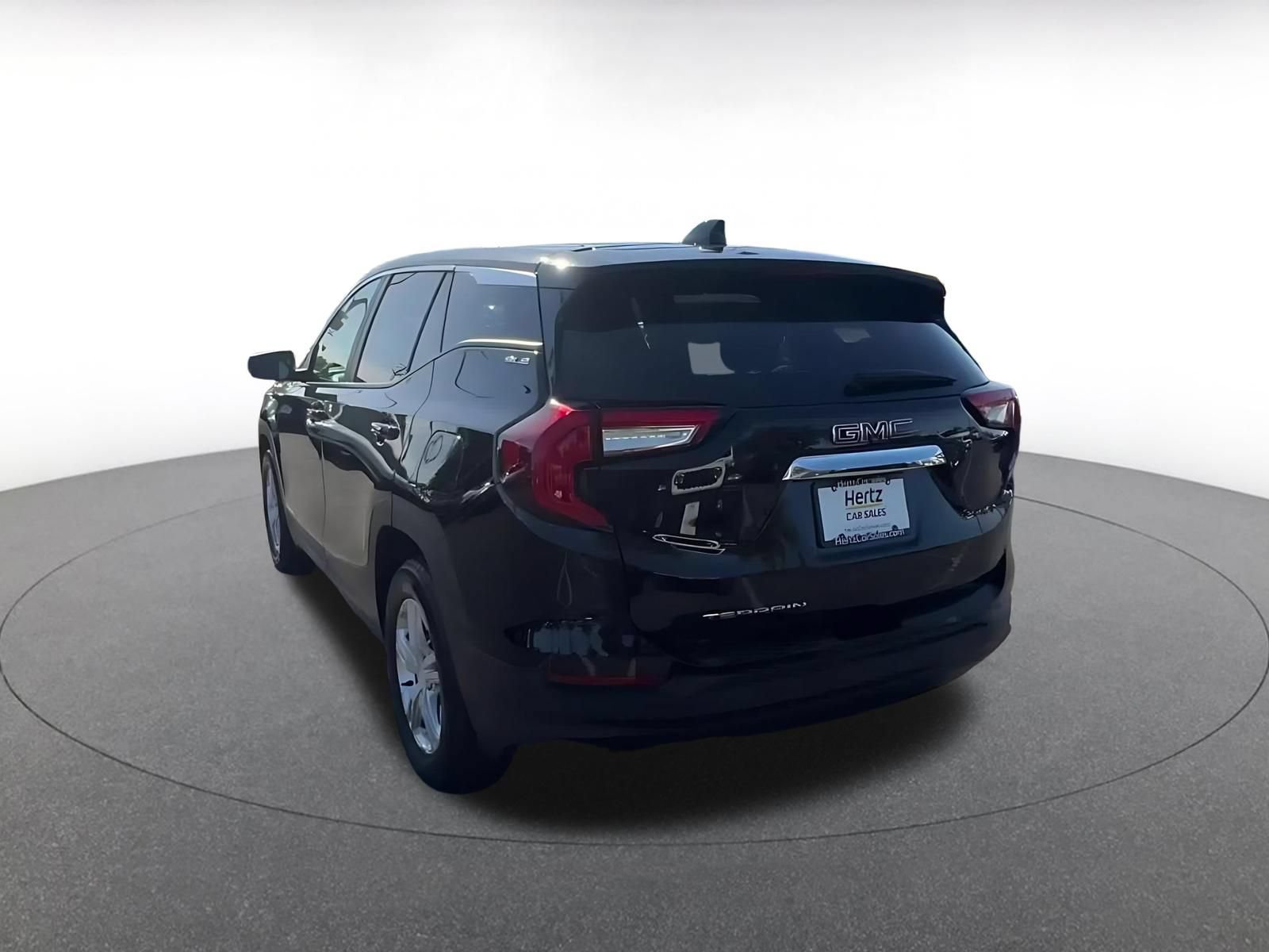 Used 2024 GMC Terrain SLE FWD image 10