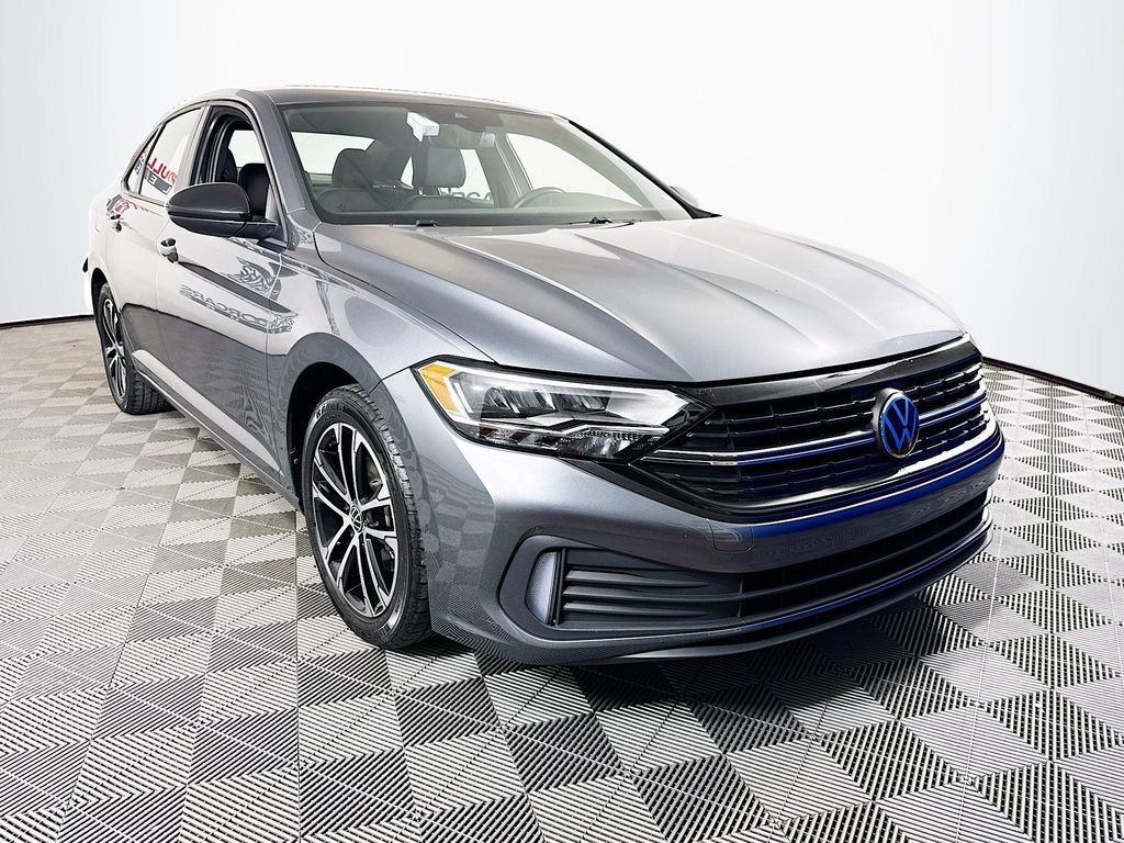 Used 2024 Volkswagen Jetta Sport image 1