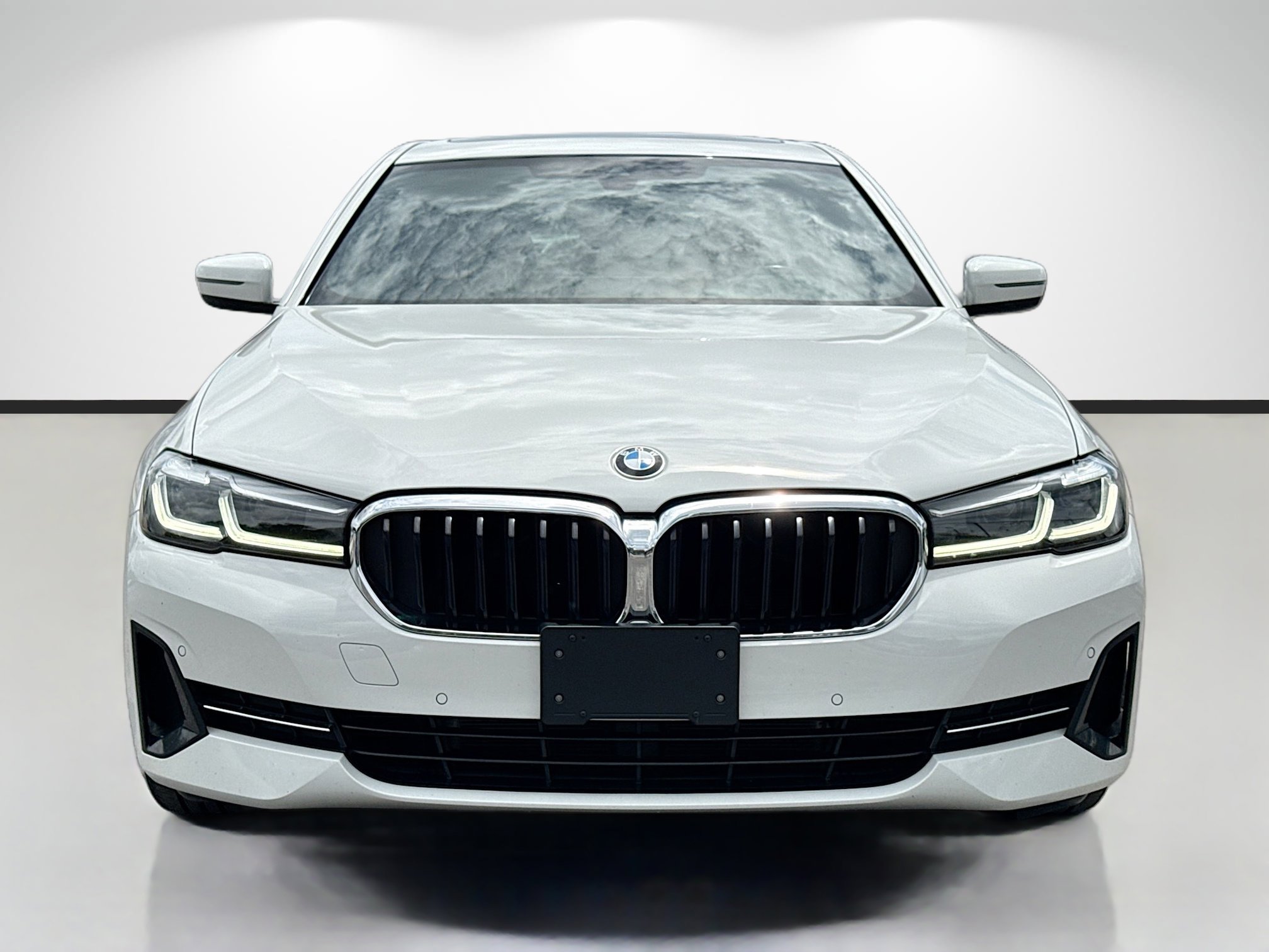 Used 2022 BMW 530i w/ Convenience Package RWD image 8