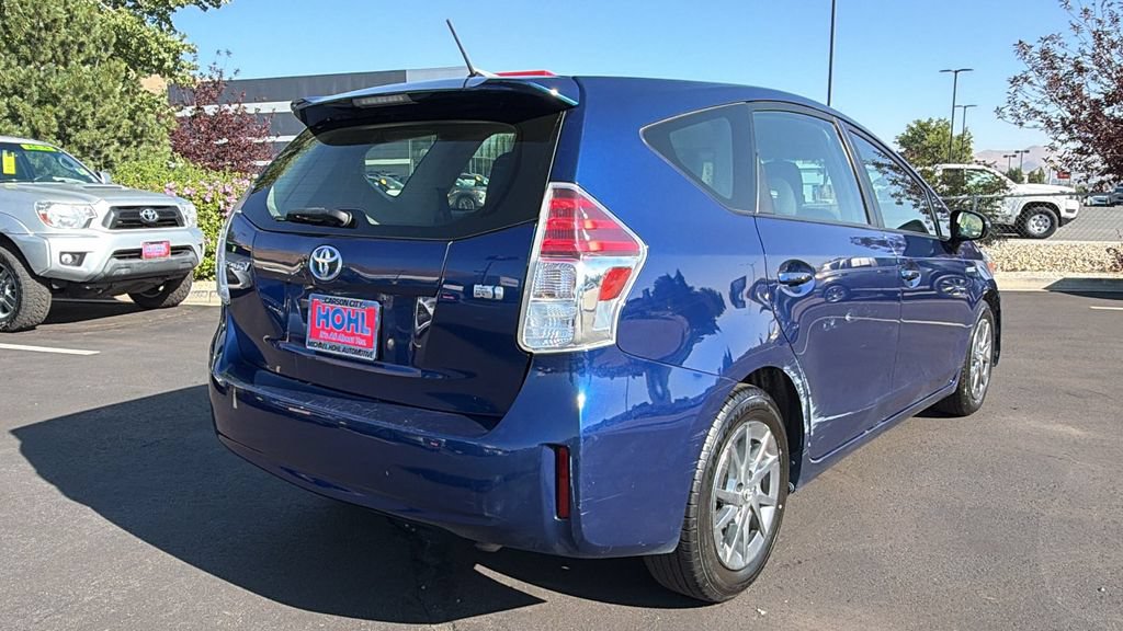 Used 2017 Toyota Prius V Two w/ Carpet Mat Package FWD image 3