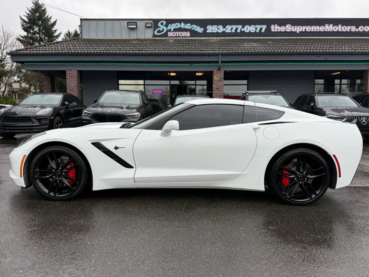 Used 2019 Chevrolet Corvette Stingray Coupe w/ Carbon Flash Badge Package image 4