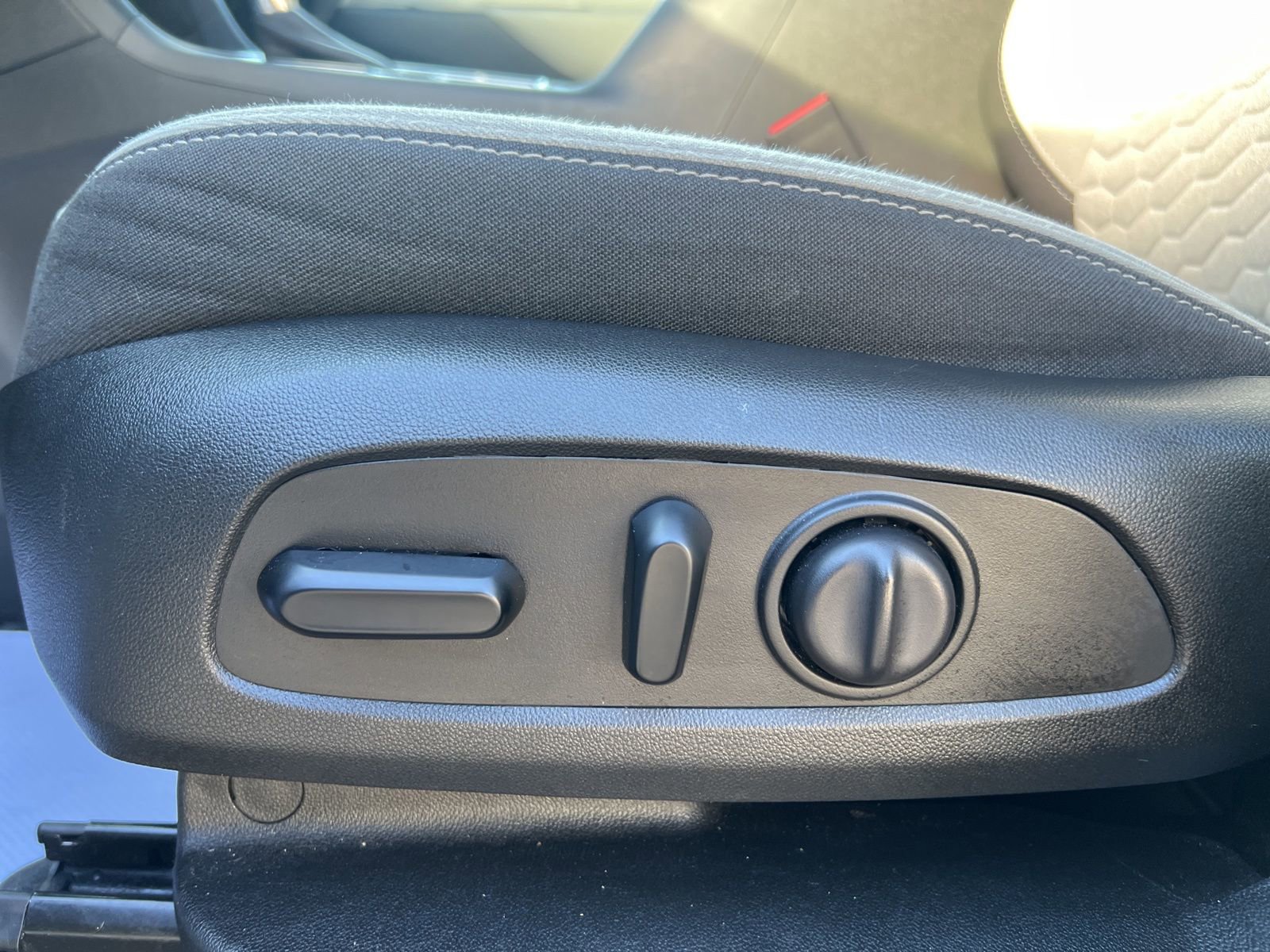 Used 2021 Chevrolet Equinox LT FWD image 13