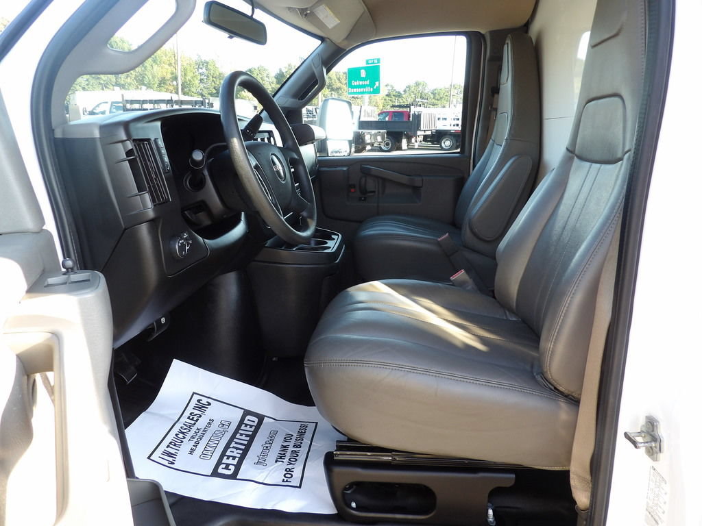 Used 2022 GMC Savana 3500 Extended w/ Power Convenience Package RWD image 17