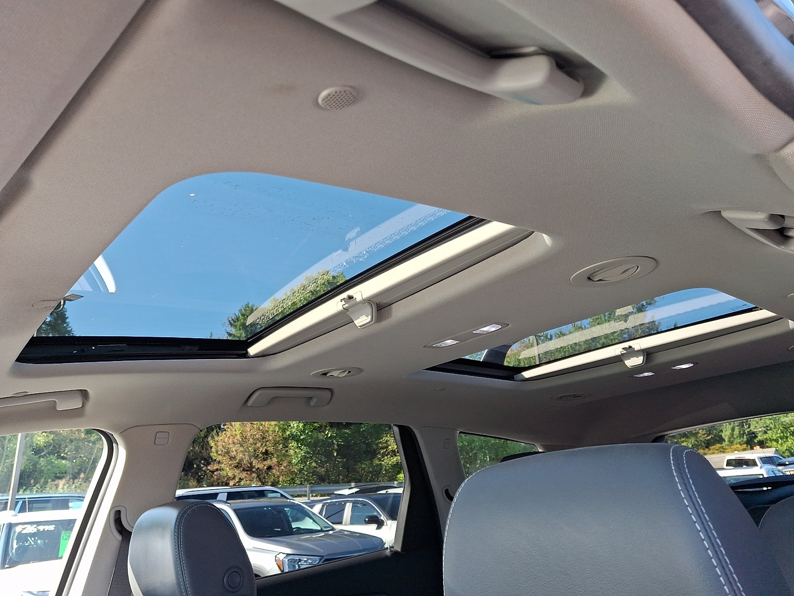 Used 2018 Buick Enclave Essence AWD/4WD image 16