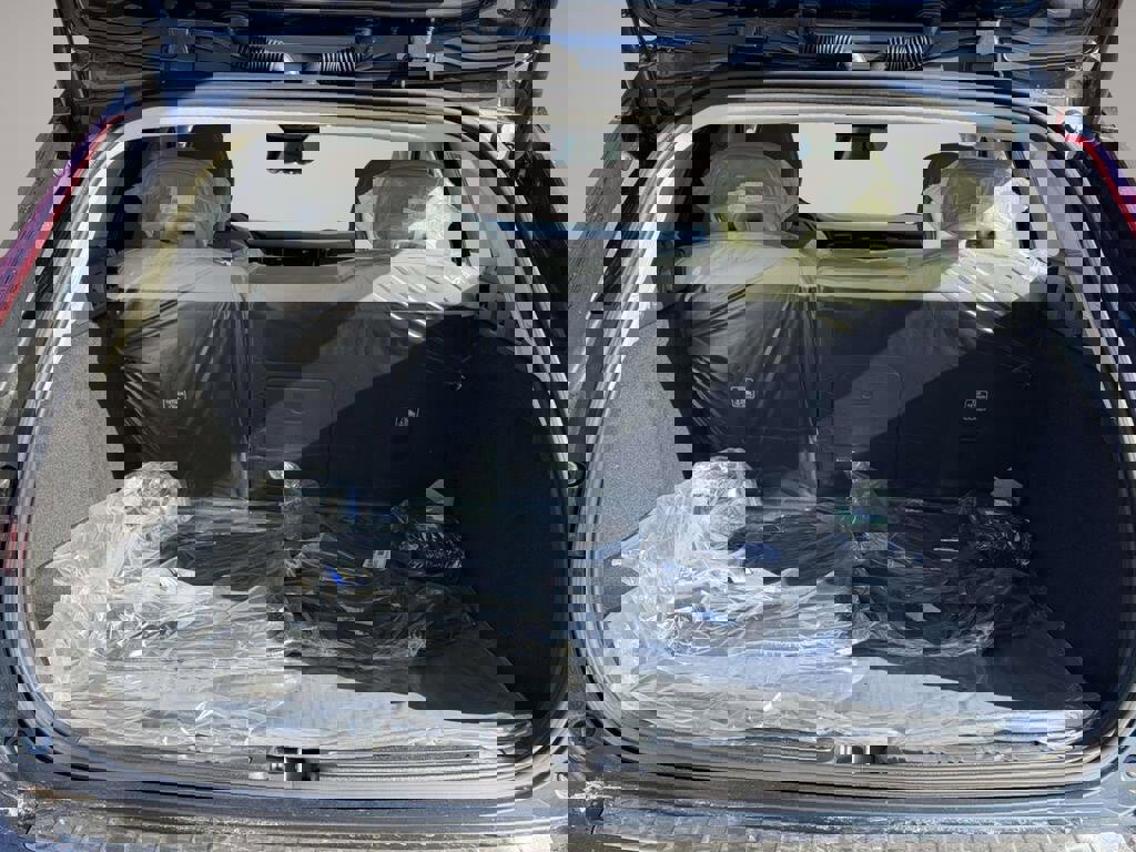 New 2026 Volvo V60 B5 Cross Country Plus w/ Protection Package Premier image 13