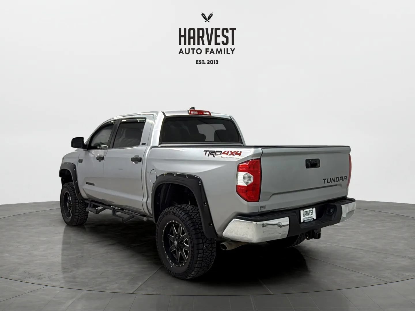 Used 2020 Toyota Tundra SR5 w/ TRD Off-Road Package AWD/4WD image 4