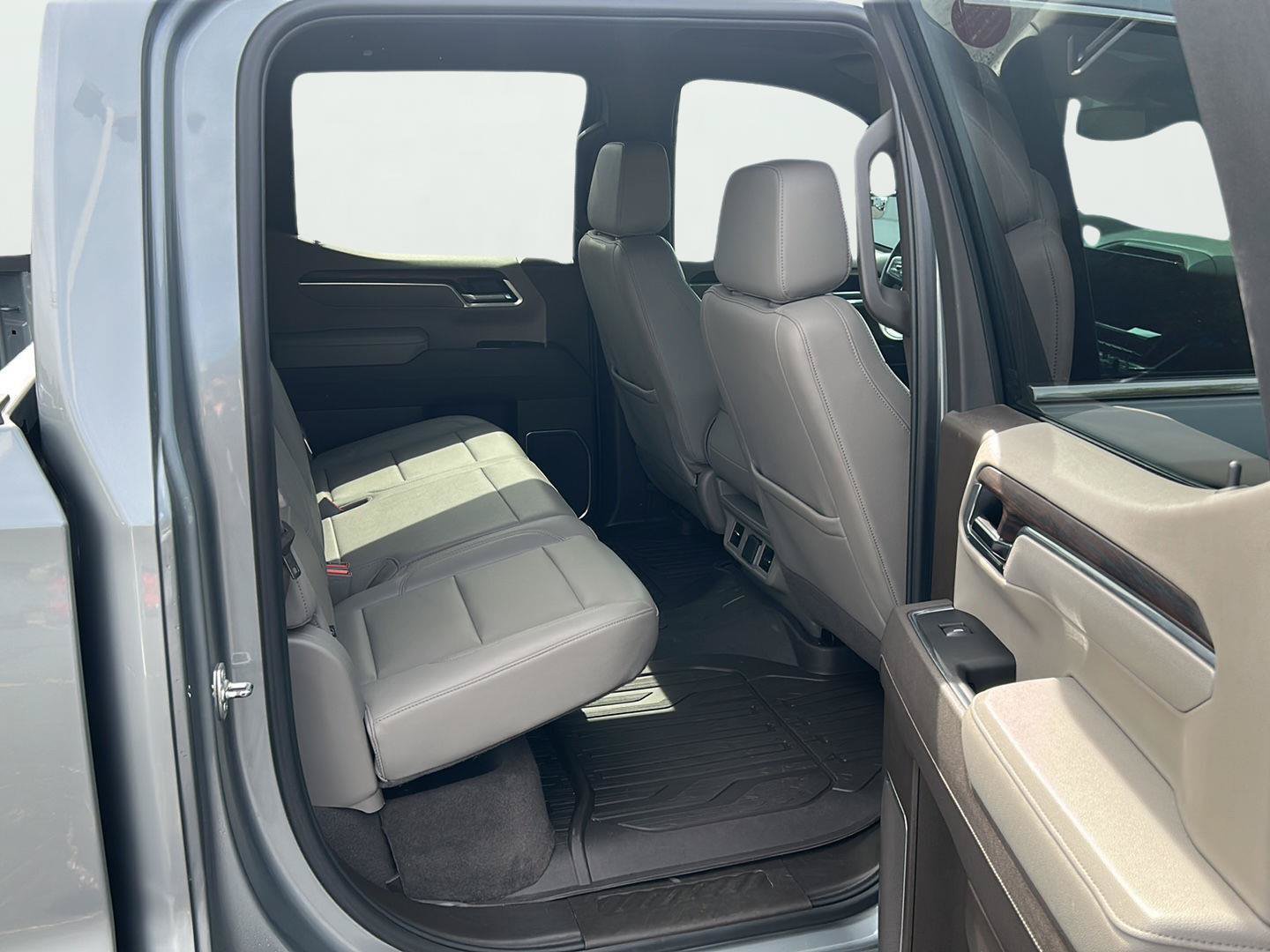 Certified 2025 GMC Sierra 1500 SLT AWD/4WD image 16