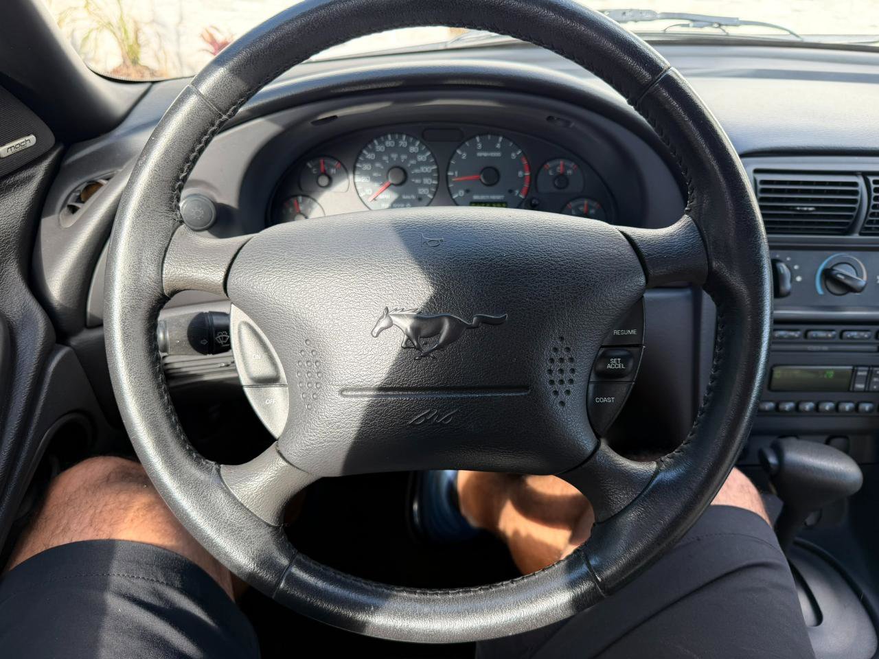 Used 2004 Ford Mustang Convertible RWD image 32