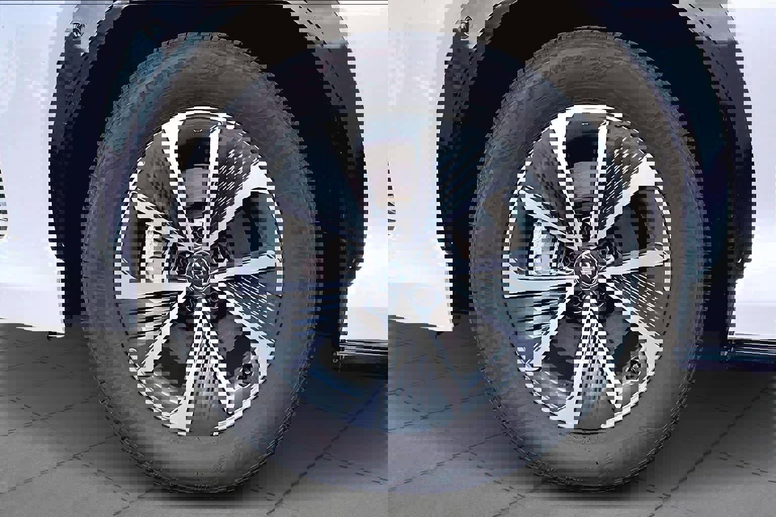 Used 2024 Lexus RZ 300e Premium image 10