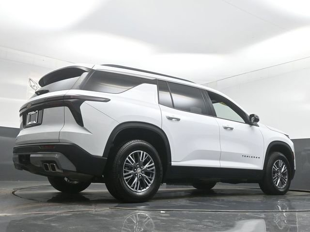 Used 2025 Chevrolet Traverse LT image 34