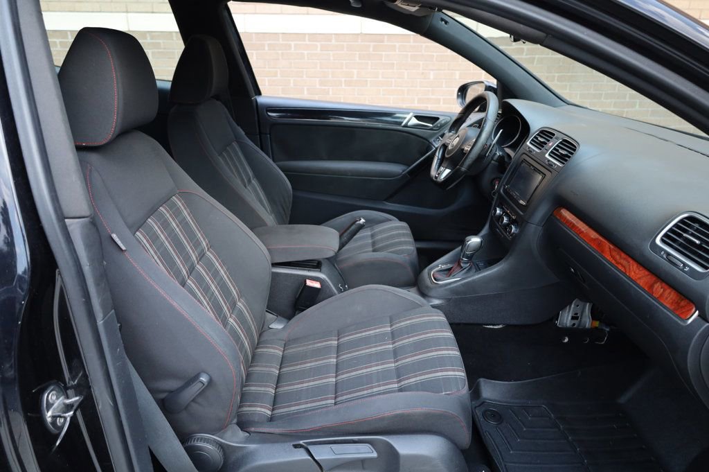 Used 2011 Volkswagen GTI Autobahn image 16