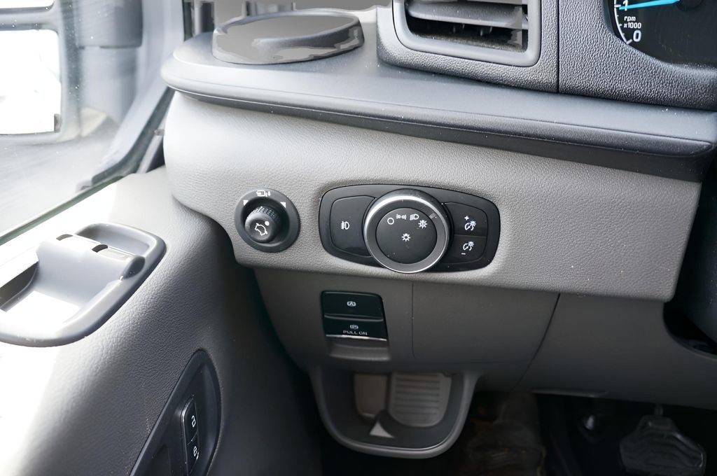 Used 2024 Ford Transit 350 XLT RWD image 18