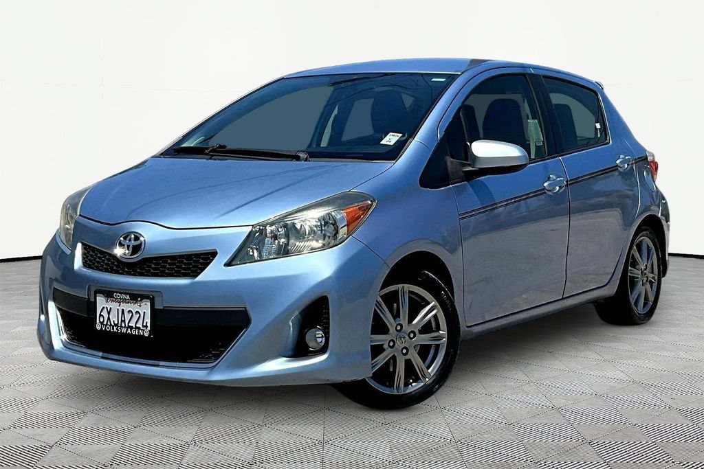 Used 2012 Toyota Yaris SE FWD image 3