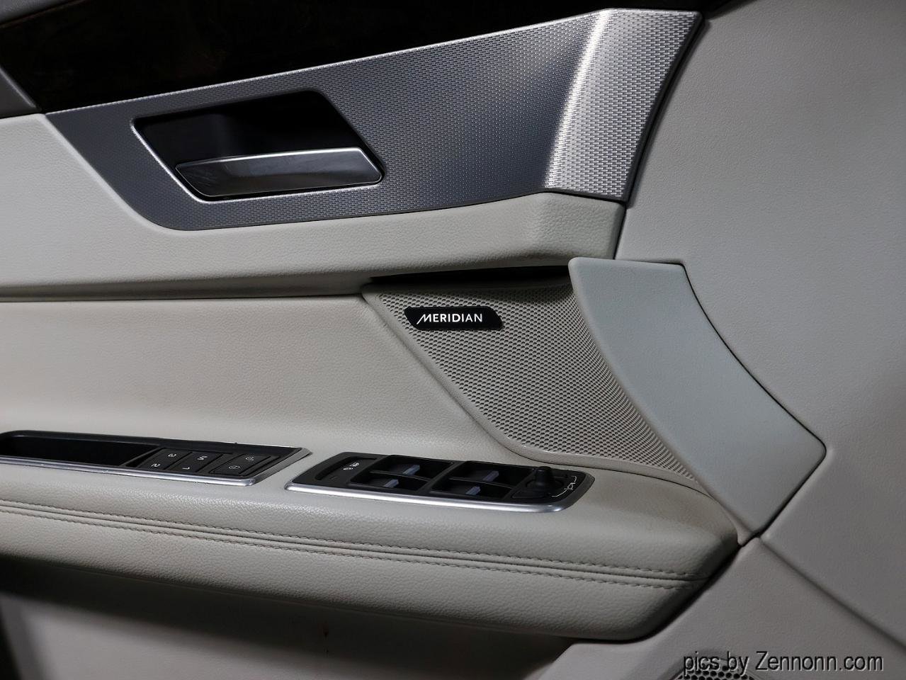 Used 2020 Jaguar XF Prestige image 23