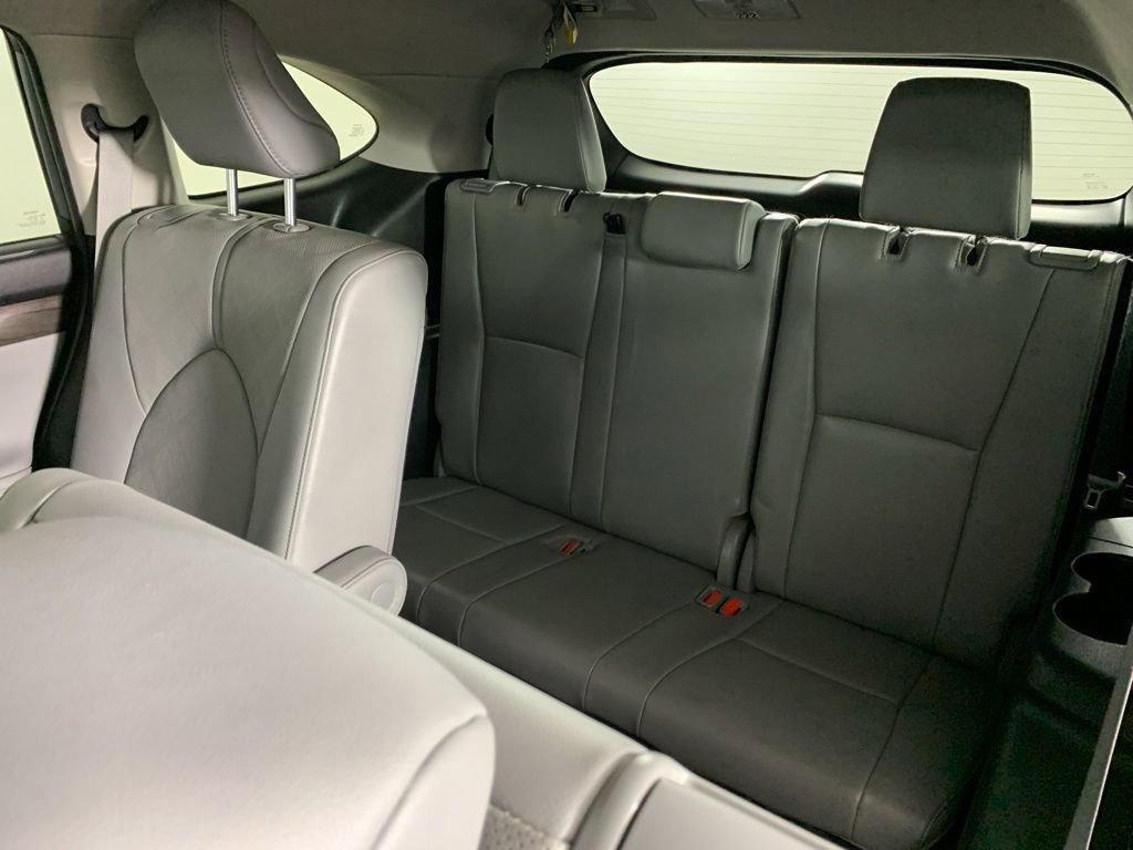 Used 2023 Toyota Highlander Platinum AWD/4WD image 36