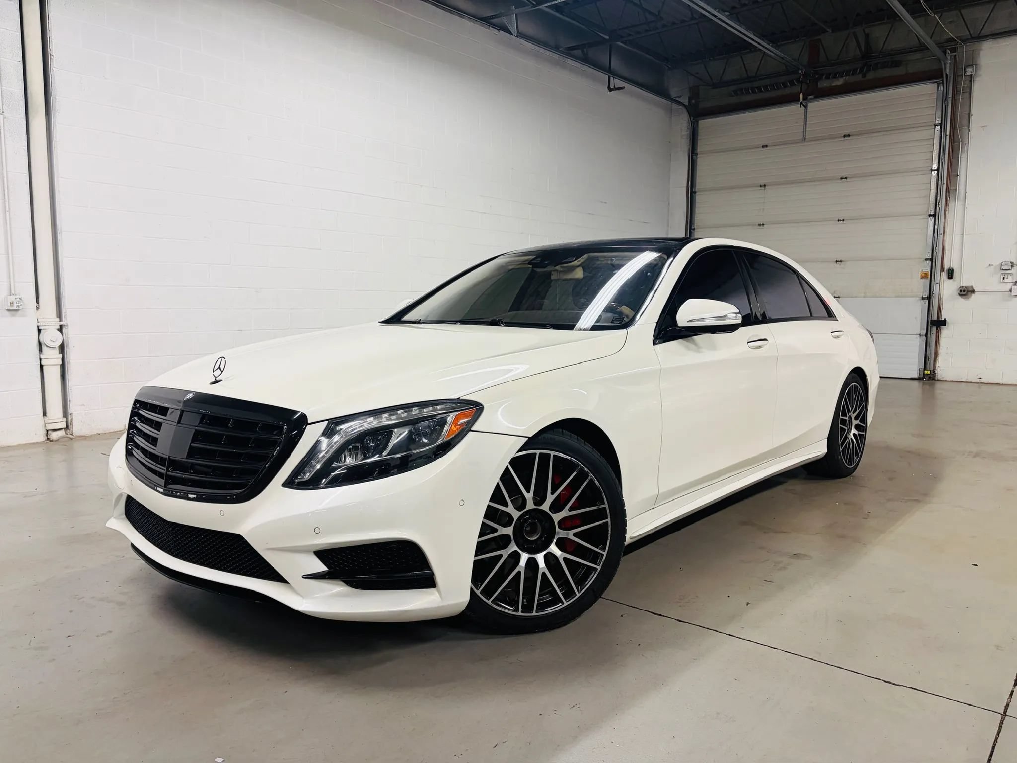 Used 2016 Mercedes-Benz S 550 4MATIC Sedan image 1