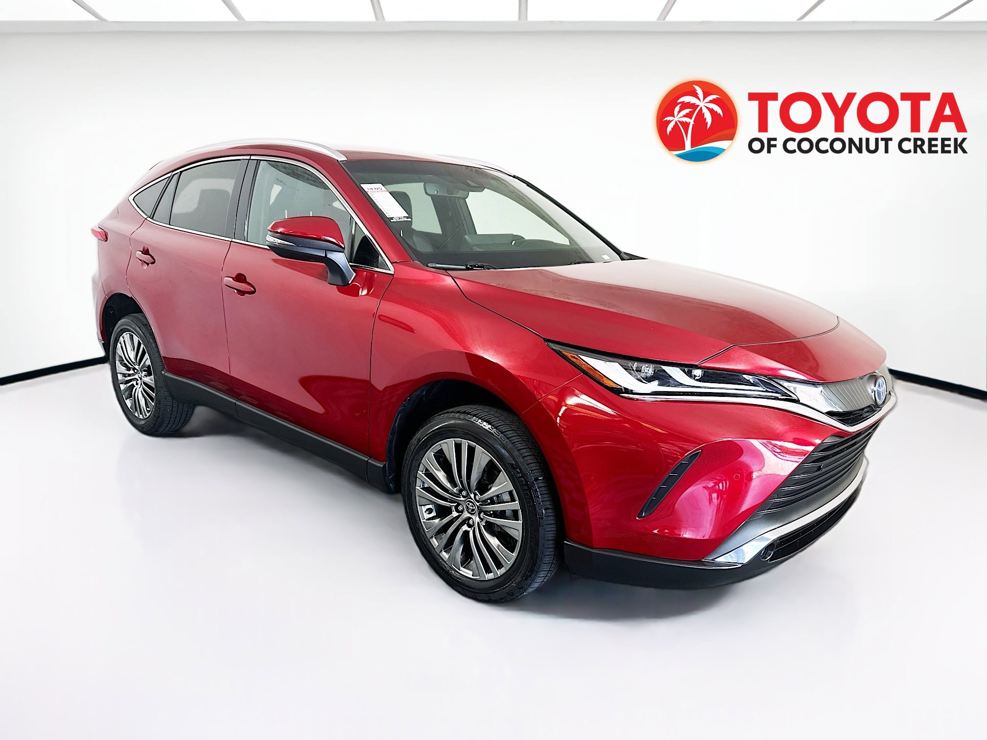 Used 2024 Toyota Venza XLE AWD/4WD image 1