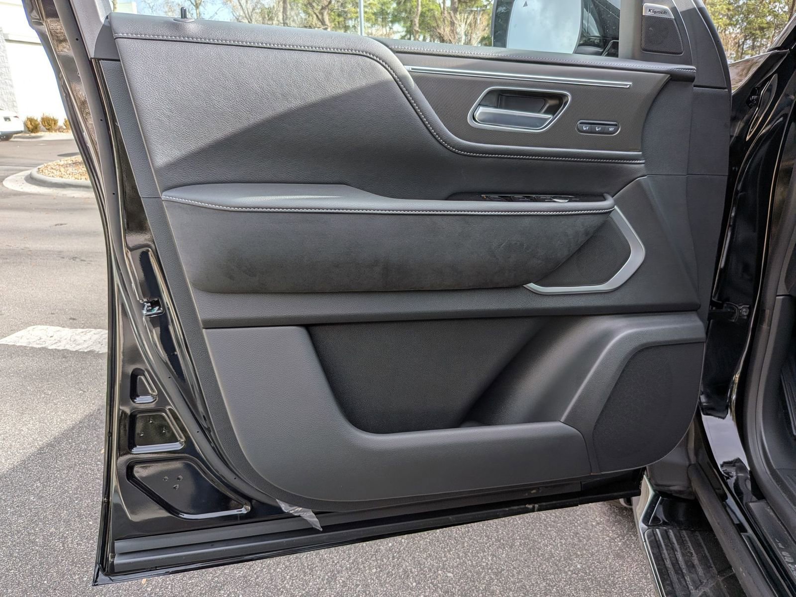 New 2026 INFINITI QX80 Luxe w/ Cargo Package image 11