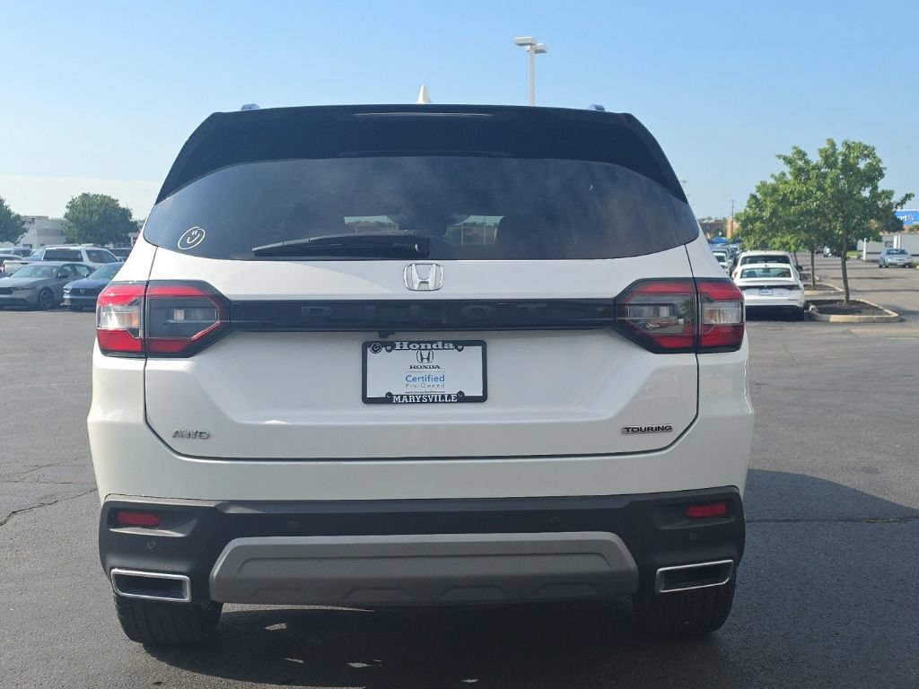 Certified 2025 Honda Pilot Touring image 6