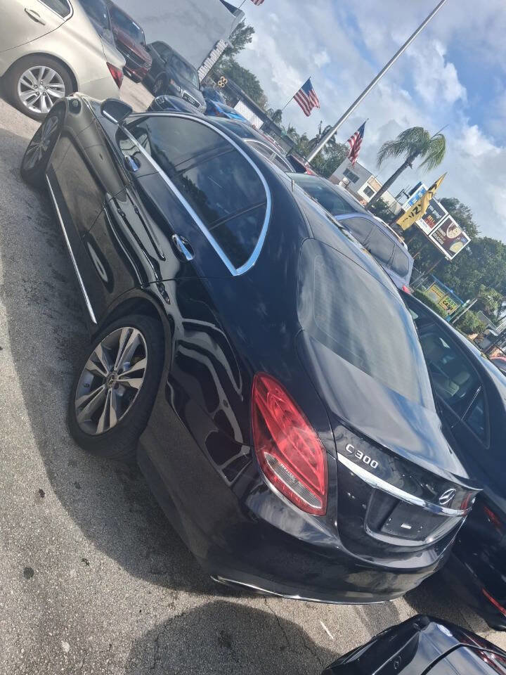 Used 2018 Mercedes-Benz C 300 4MATIC Sedan w/ Premium Package image 9
