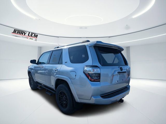 Used 2022 Toyota 4Runner SR5 Premium w/ Moonroof Package AWD/4WD image 5