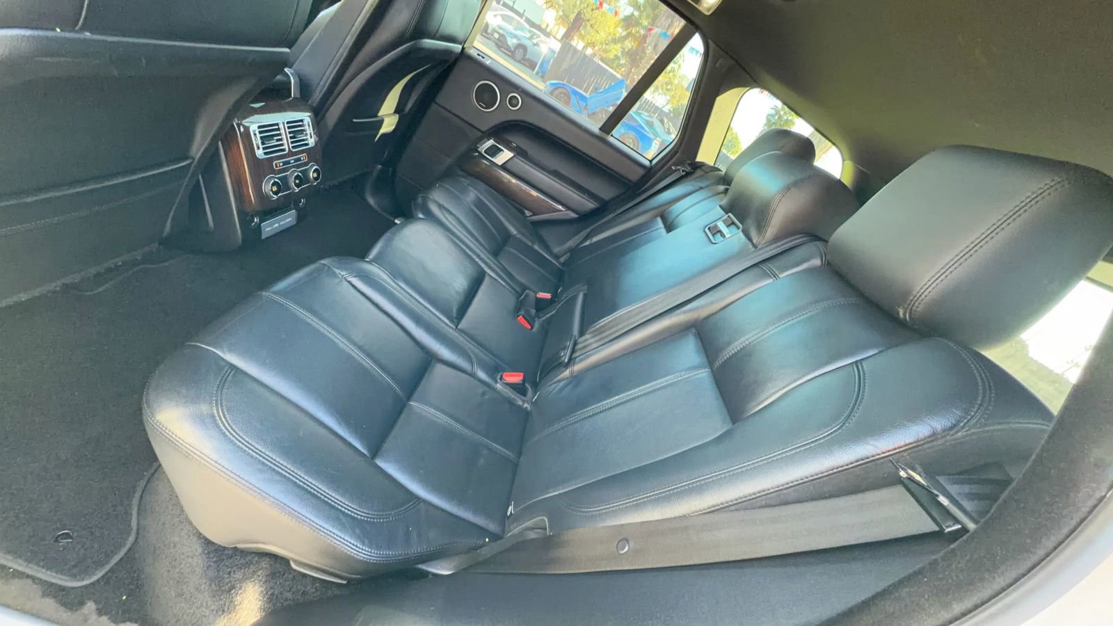 Used 2017 Land Rover Range Rover image 29