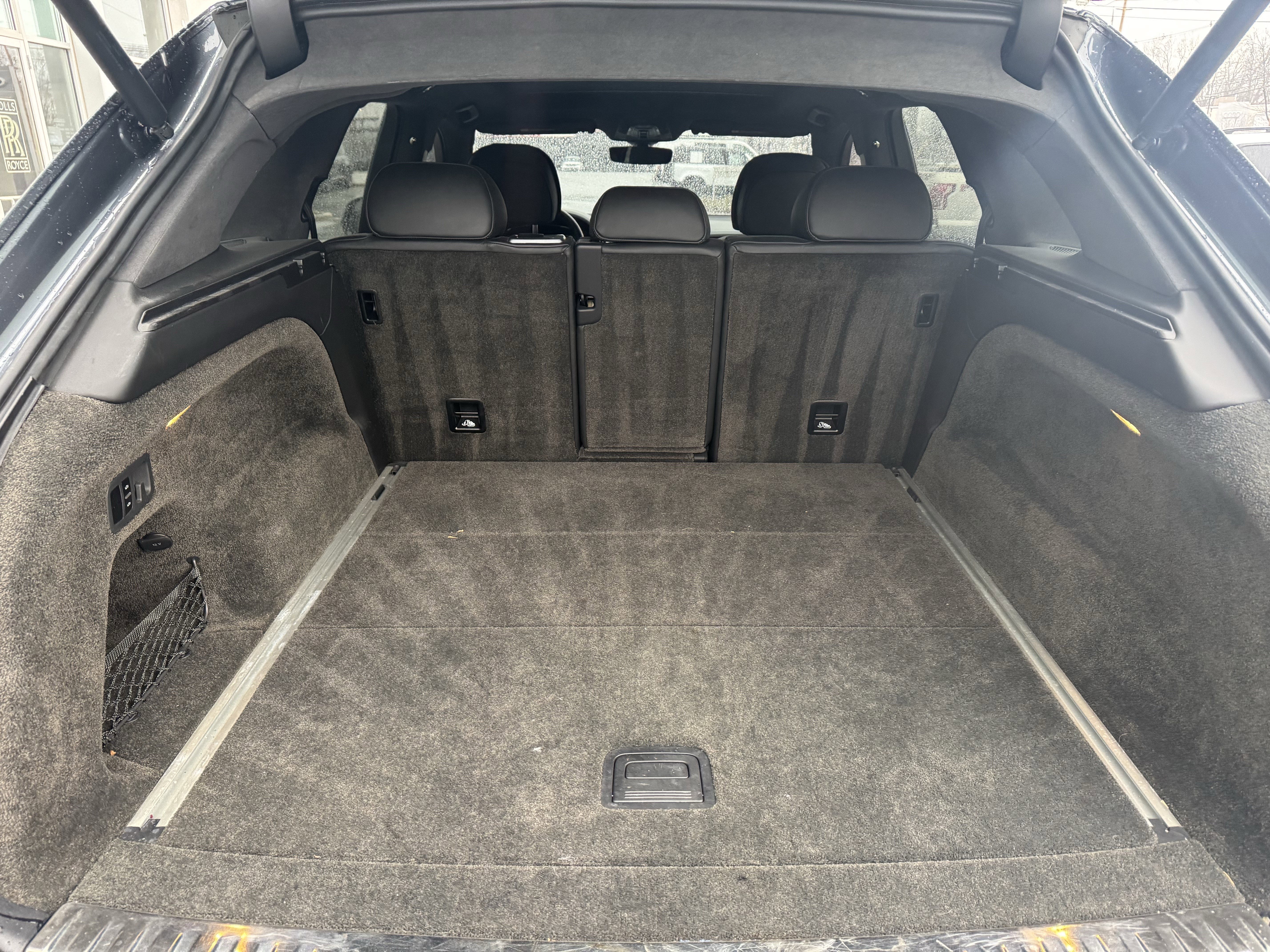 Used 2020 Bentley Bentayga image 25