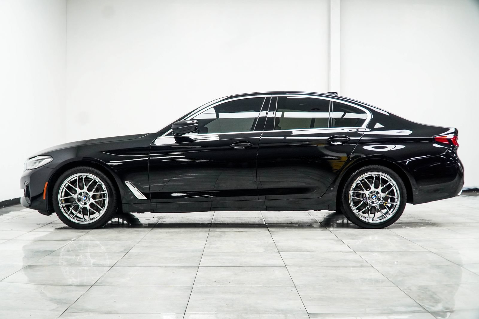 Used 2021 BMW 540i xDrive w/ Premium Package AWD/4WD image 10