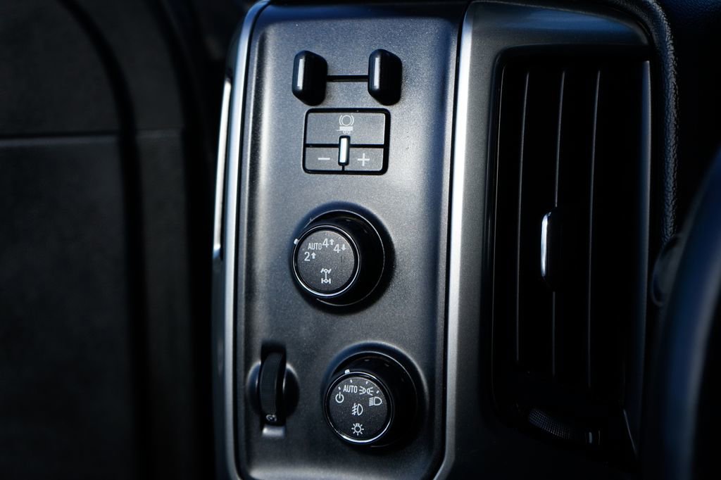 Used 2017 Chevrolet Silverado 1500 LT w/ All Star Edition image 18