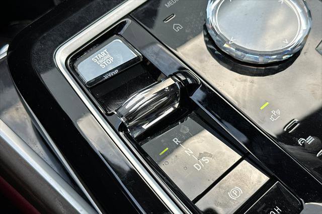 Used 2023 BMW 740i w/ Parking Assistance Package image 20