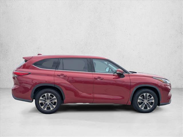 Used 2020 Toyota Highlander XLE FWD image 4