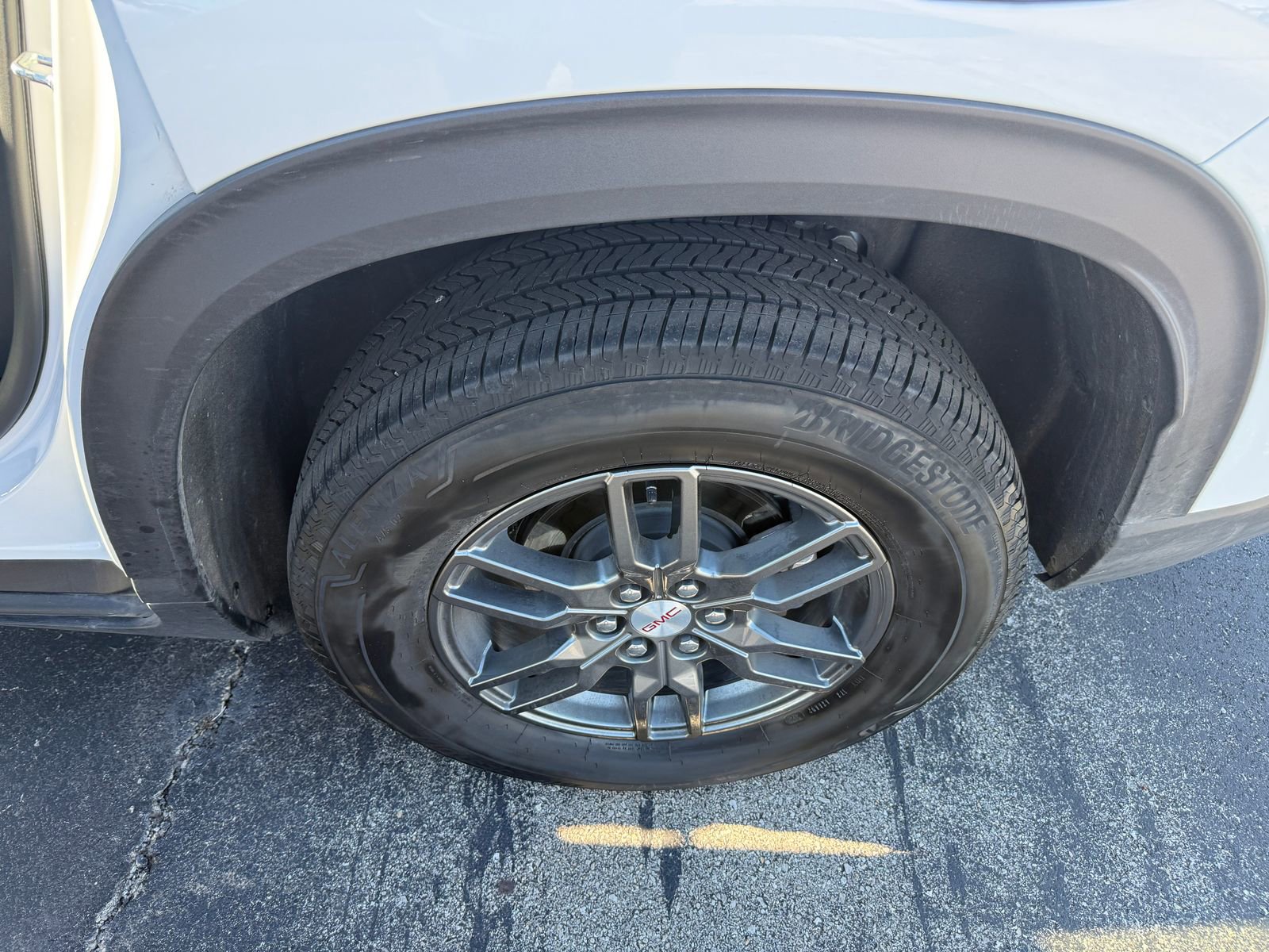 Used 2025 GMC Acadia Elevation image 16