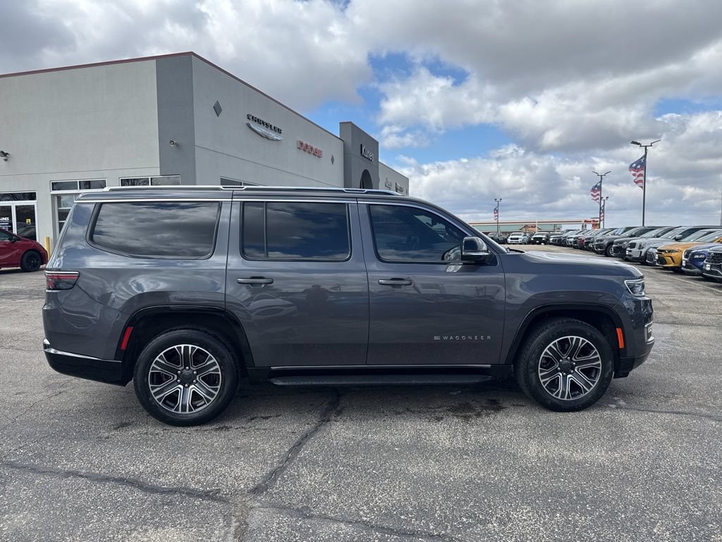 Used 2023 Jeep Wagoneer Series II w/ Flexible Seating Group AWD/4WD image 4