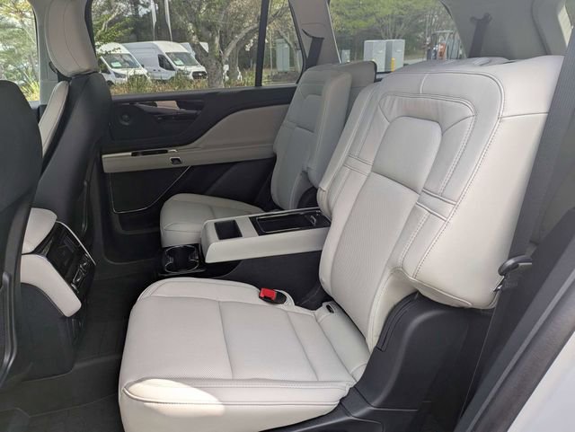 Used 2025 Lincoln Aviator Reserve image 15