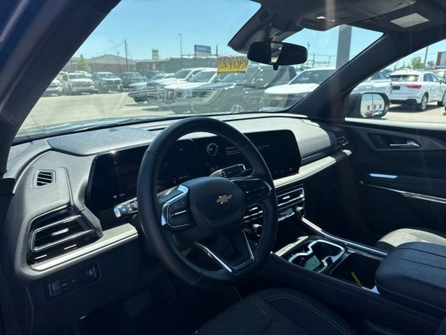 Certified 2025 Chevrolet Traverse LT FWD image 8