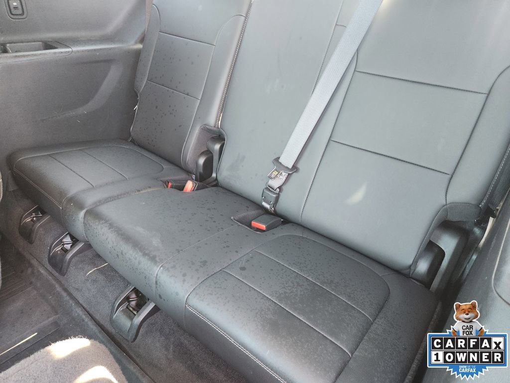 Used 2023 Chevrolet Traverse LT w/ Rear Camera Mirror Package image 35