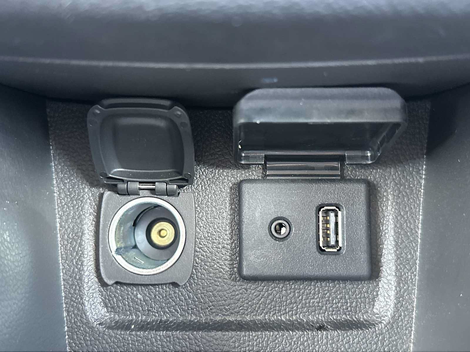 Used 2016 Buick Encore FWD image 40