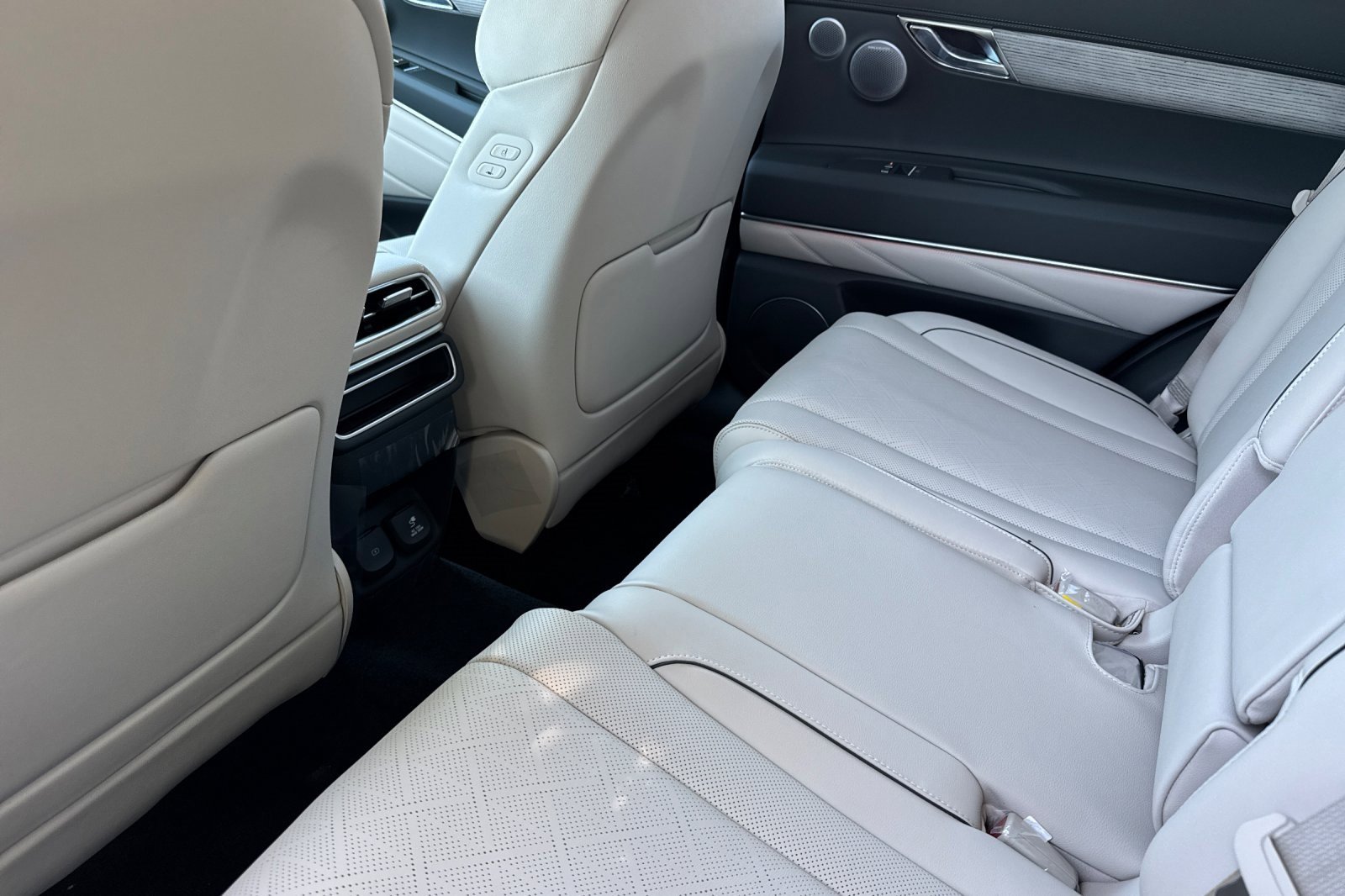 New 2026 Genesis GV80 2.5T Advanced image 12