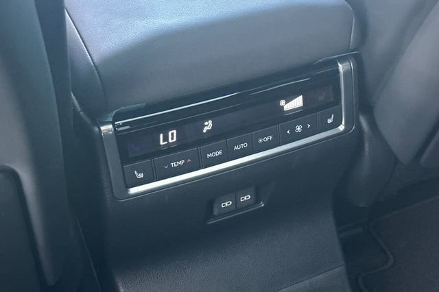 Used 2024 Lexus GX 550 w/ Accessory Package (31) AWD/4WD image 13