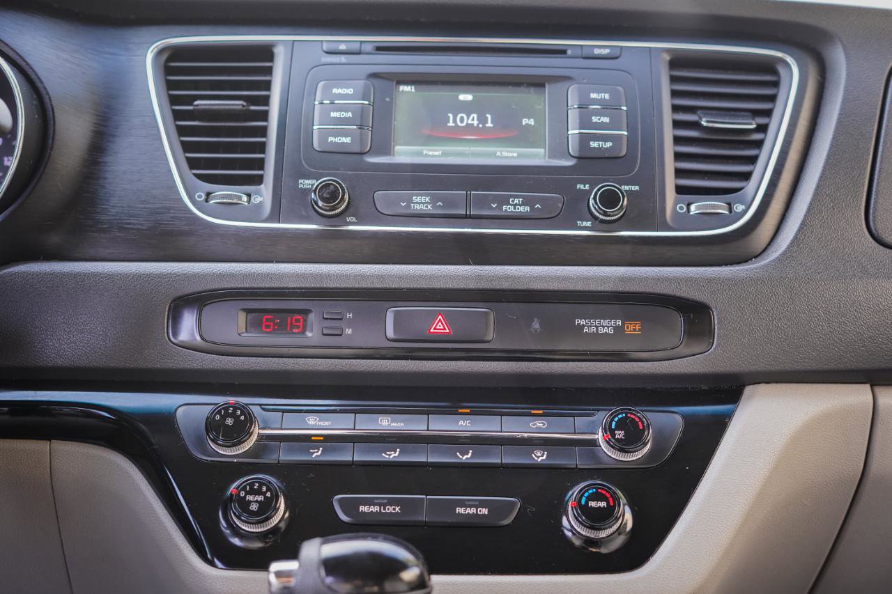 Used 2016 Kia Sedona LX FWD image 10