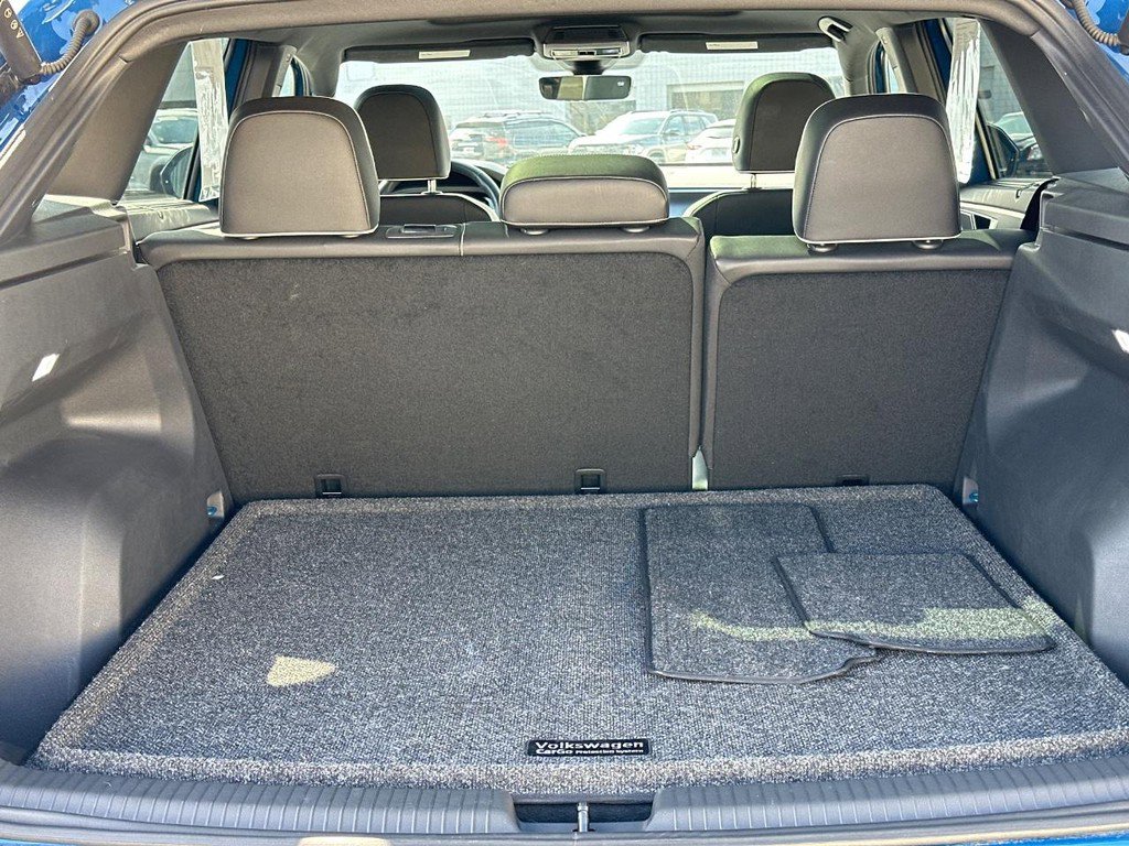 Used 2025 Volkswagen Atlas Cross Sport SEL Premium R-Line image 7